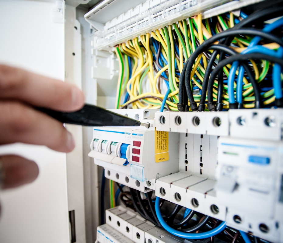 Hashtag-Electrical-Contractors-930x800-1